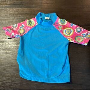 girls rash guard blue with pink butterfly & paisley details, size XS (4/5)
